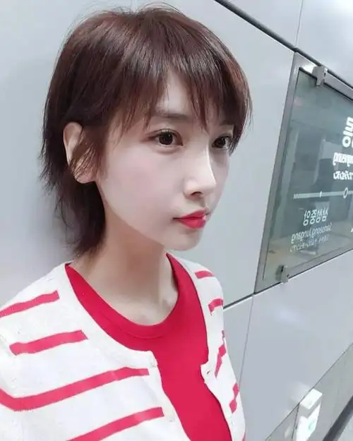 短碎发 发型也这么可爱!