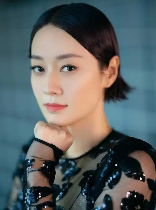 马伊琍穿蕾丝透视裙身材曼妙 上围饱满翘臀超吸睛