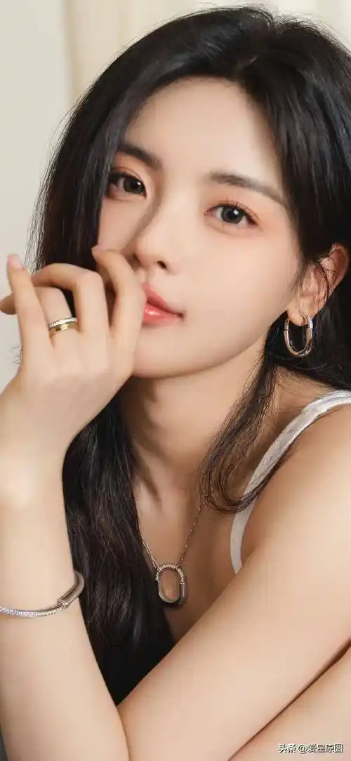 校花少女-杨超越全图写真合集_中国_代表作品_内地