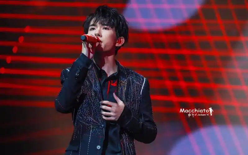 20170813四周年演唱会-易烊千玺《生生》