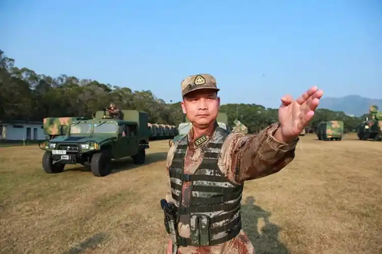 厉害!驻香港部队副参谋长潘浩明:先后7次荣立个人三等功