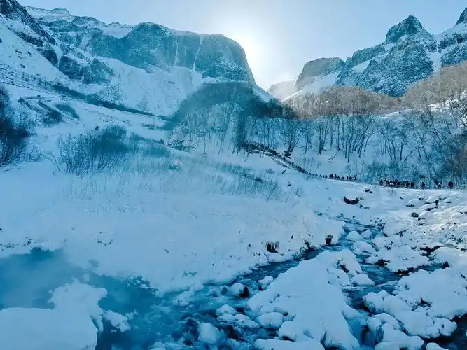 趁着青春尚好,花季初起,去旅行吧,去长白山看雪景吧!#长白山 - 抖音