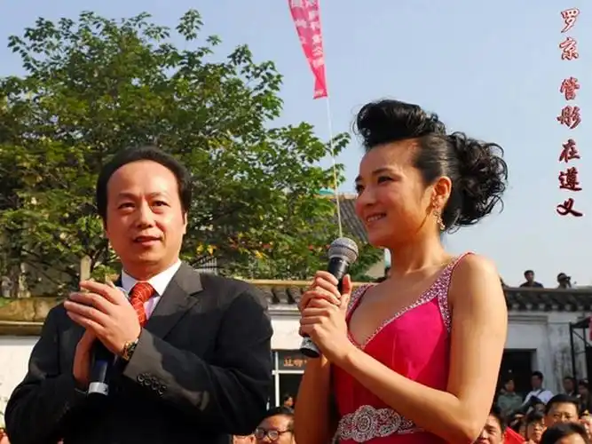 管彤与韩红传绯闻41岁结婚42岁高龄生子现在过得怎样了