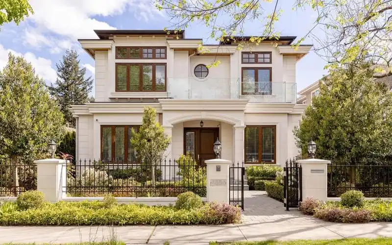 在加拿大温哥华的一座优雅别墅|4664 w 8th ave, vancouver,bc