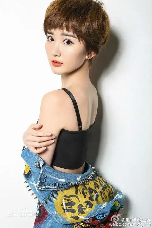 她不炒作不整容一身好演技荣获蛋白质女神