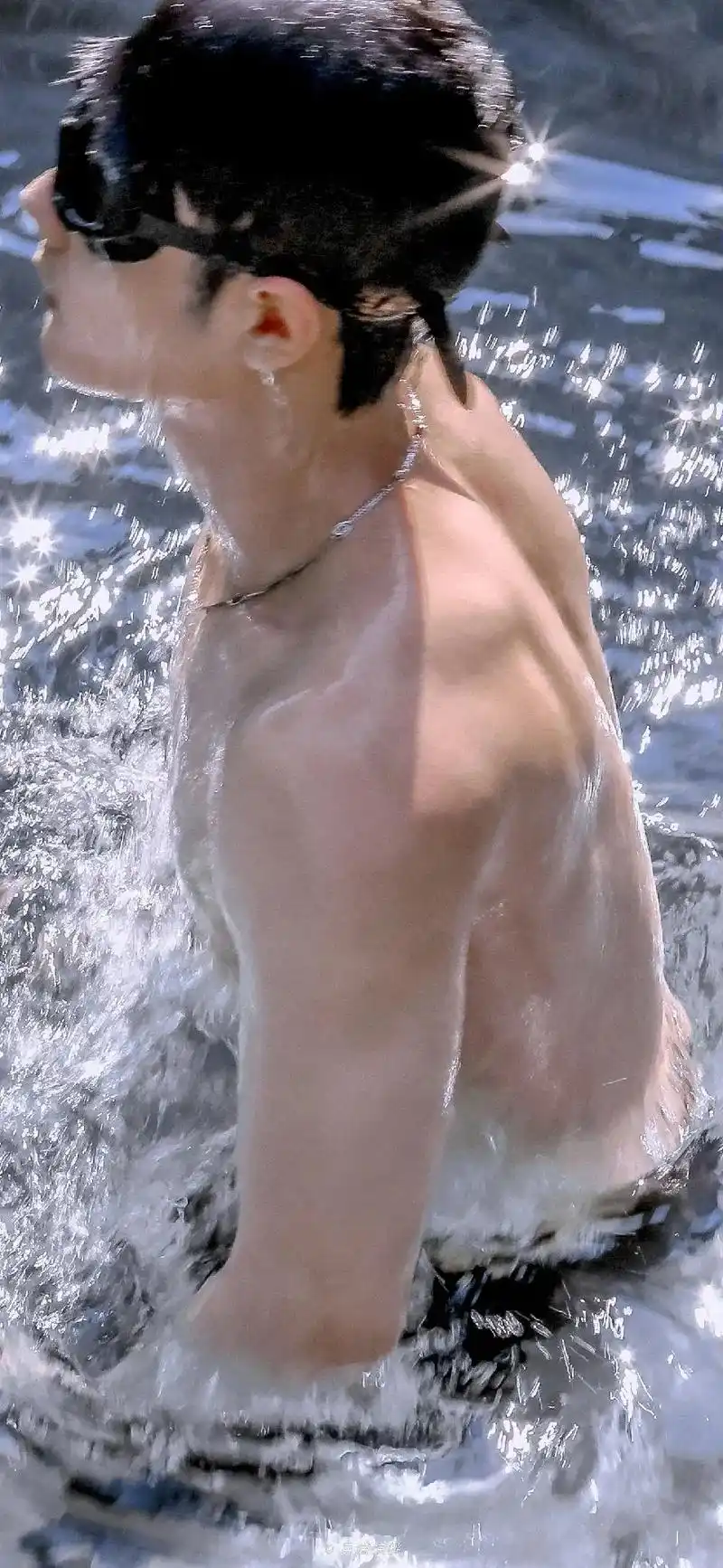 今日份男神#极品气质 #肖战湿身大片 - 抖音