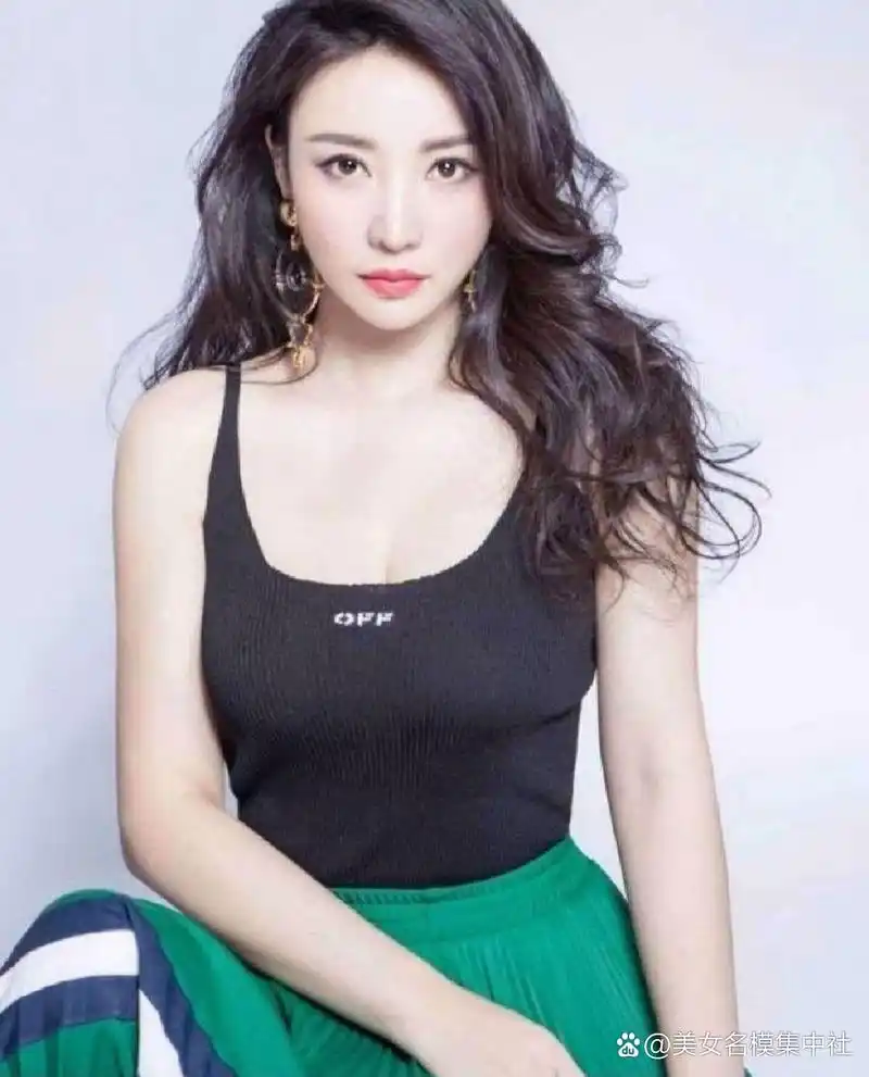 柳岩# 柳岩姐姐结婚了吗?