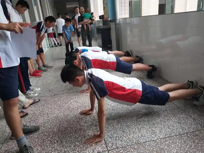 男子体测——俯卧撑