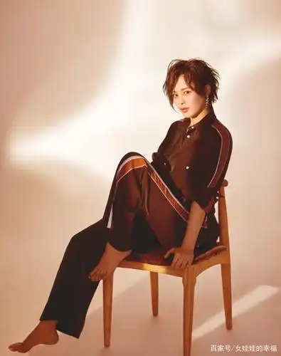 百变少女王力可蕴含着少女的情怀诠释着不同的魅力