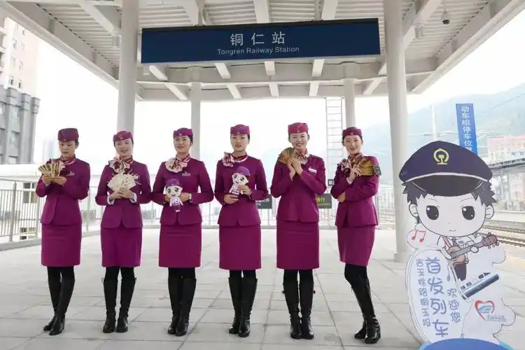 一路欢歌到武陵!吉玉铁路铜玉段开行侧记