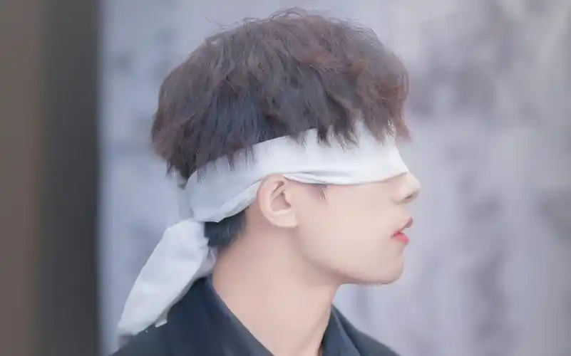 b>易烊千玺中枪舞 /b>,献丑