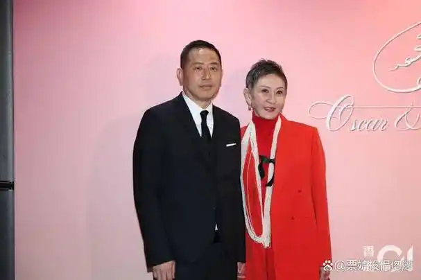 这一次,施南生全程紧紧牵着唐鹤德[gf]2b07[/gf][gf]fe0f[/gf]说到