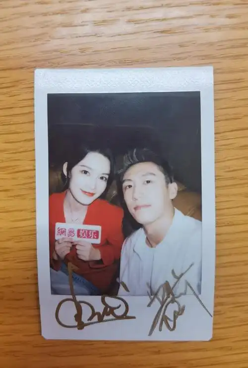 黄景瑜 李沁 拍立得 - 堆糖,美图壁纸兴趣社区