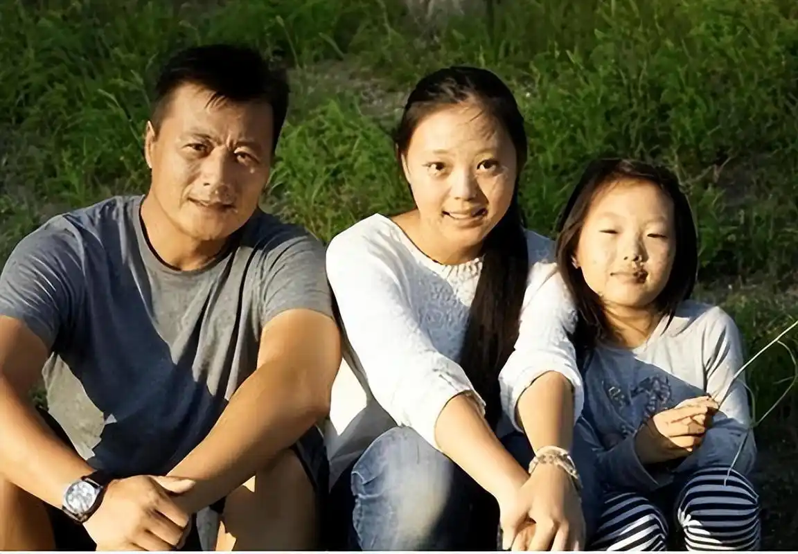 回顾演员任程伟成名后承诺不抛弃糟糠妻子如今是否真的做到了