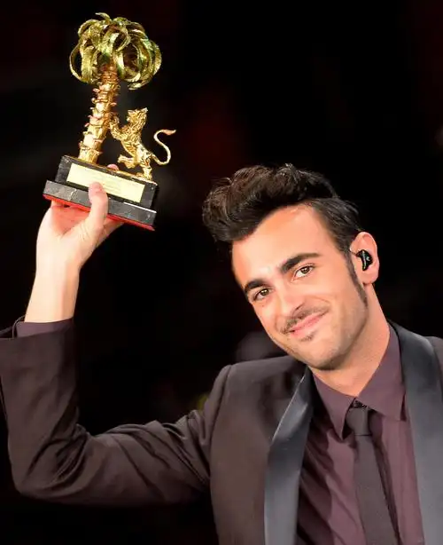 意大利歌手:马可蒙戈尼