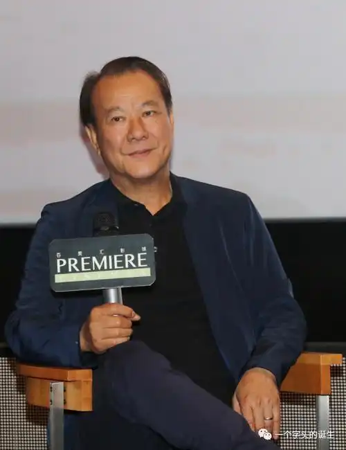 "警察专业户"李修贤复出,头戴假发回忆港片黄金岁月_腾讯新闻