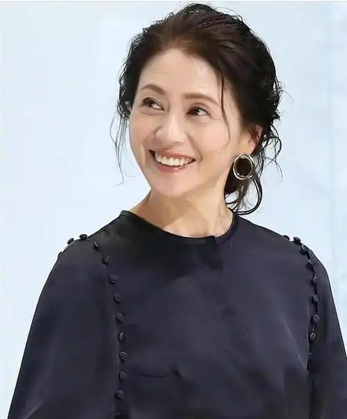 日本女星50岁还是有一点50岁的样子的|天海佑希|演员|女演员|东京都