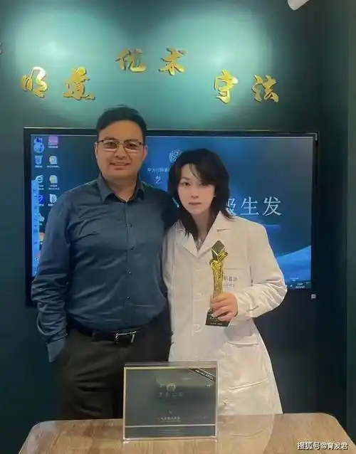 小黄拿到"艺树之谜"内训营冠军如今的小黄,因为年轻稚嫩,阅历尚浅