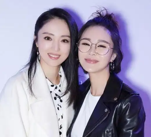 佟大为眼光真好!妻子关悦出现在和董璇合影的照片中