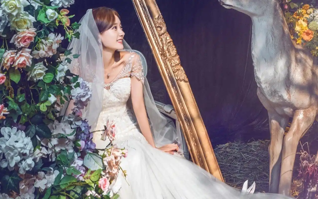 李一桐唯美梦幻婚纱写真图片桌面壁纸