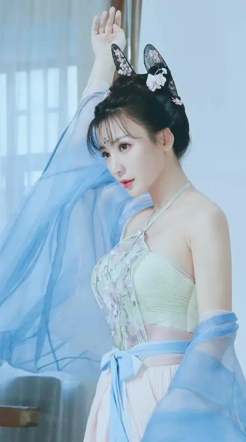 性感女神柳岩  透     薄     古装照