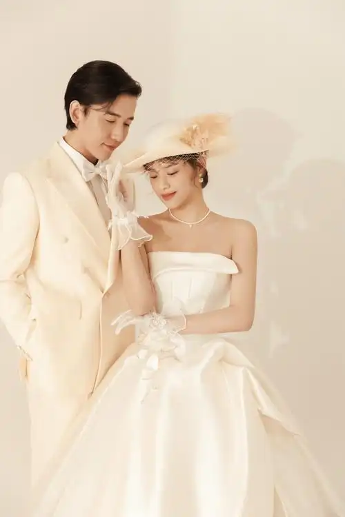 安特样片修图的婚纱摄影作品《白纱纯色系列》