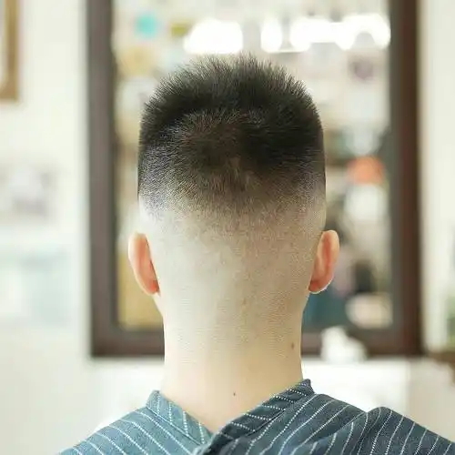 男士爆款发型来了,圆寸头,飞机头,周边光发型,两侧铲短烫发_头发_时尚