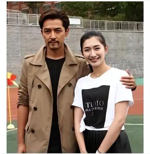 纪实演员胡歌我这辈子最正确的决定是分手之后娶自己的经纪人