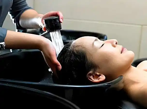 为什么理发店里洗出来的头发有光泽,还蓬松,老板说出了真相