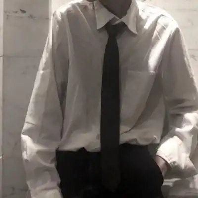 白衬衫黑领带半身男头,男生头像图片-回车桌面