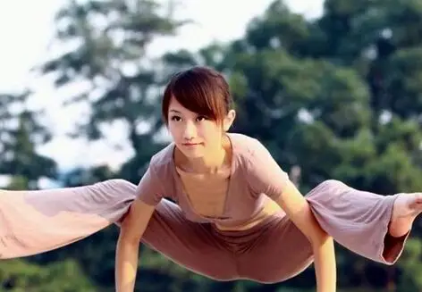 瑜伽减肥动作每日十分钟减肥动作