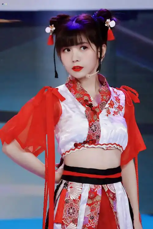 101女团解散2年,11位成员杨超越成最大赢家,徐梦洁让人惋惜