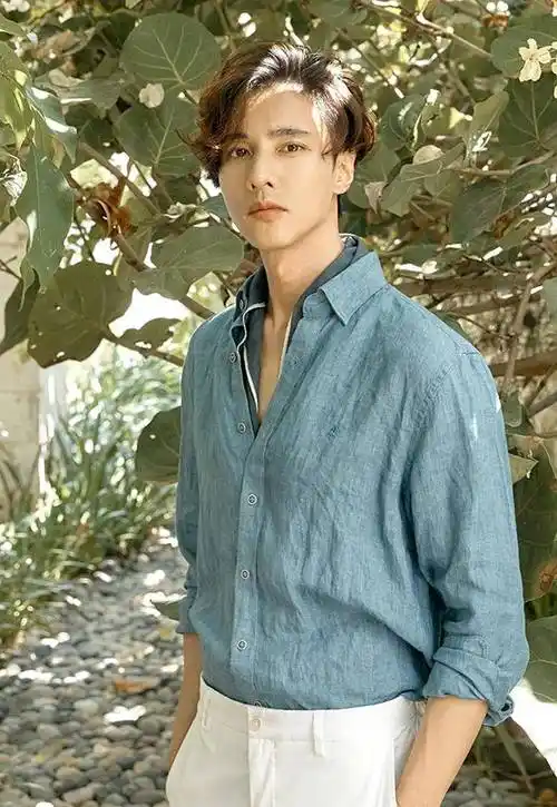 消失大银幕10年,42岁的元斌新代言照仍帅到引热议_作品_策划_岁月