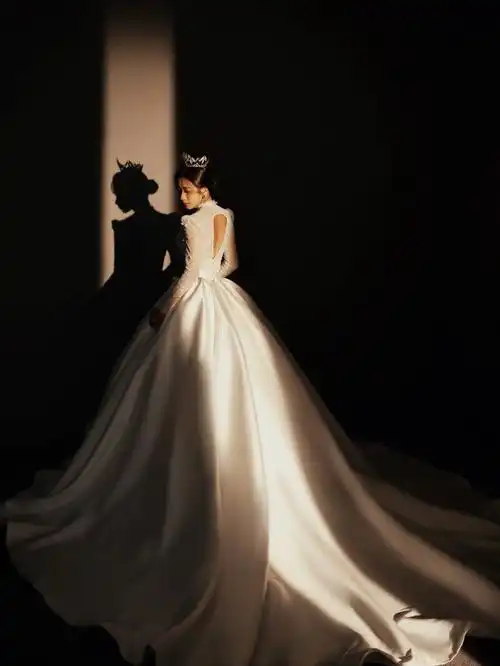 赞爆‼️女生一定要拍一次单人婚纱照‼️_婚纱照_婚纱_写真_