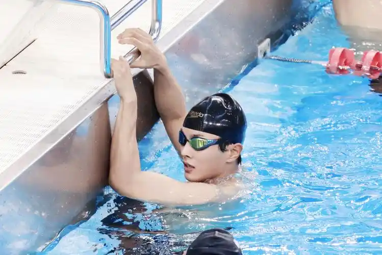 191102 #李汶翰超新星全运会# 游泳兔叽 cr:logo