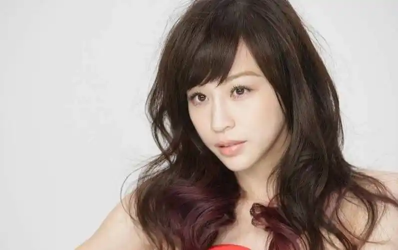 不雅照两次被外泄,"甜心教主"王心凌怎么了_范植伟_妈妈_爸爸