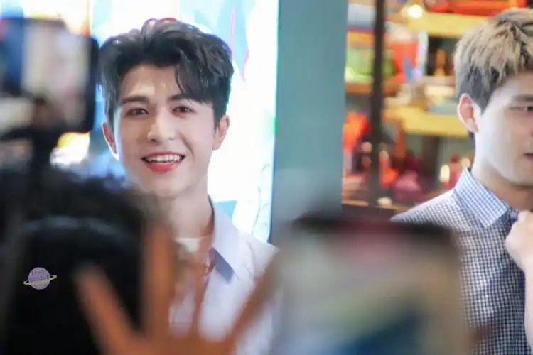 小周的追星日记派派尹浩宇