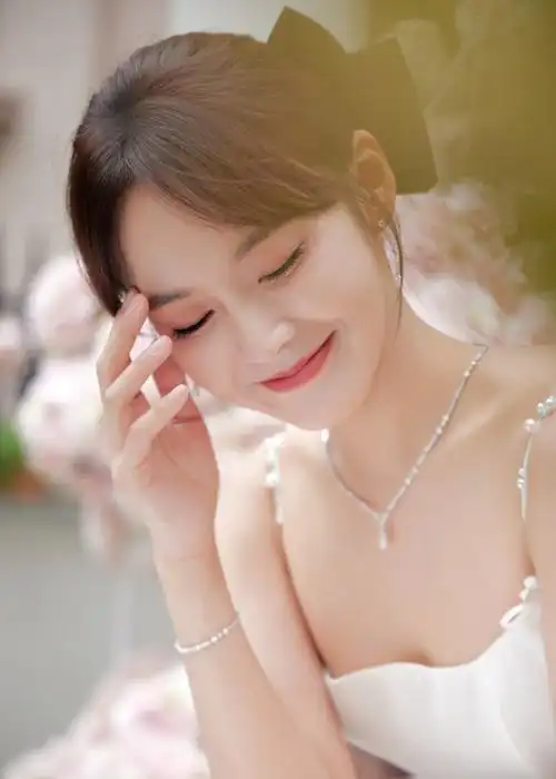 张佳宁在逃公主##张佳宁初恋长裙