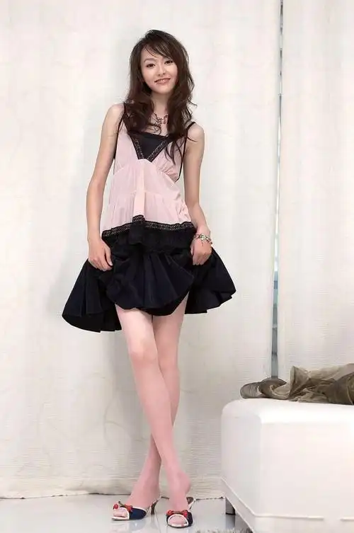 唐嫣早期的性感写真喜欢的赶快收藏