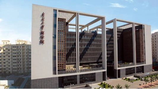 日,《高端家电品牌卡萨帝案例体验》公开课在南开大学商学院如期开讲