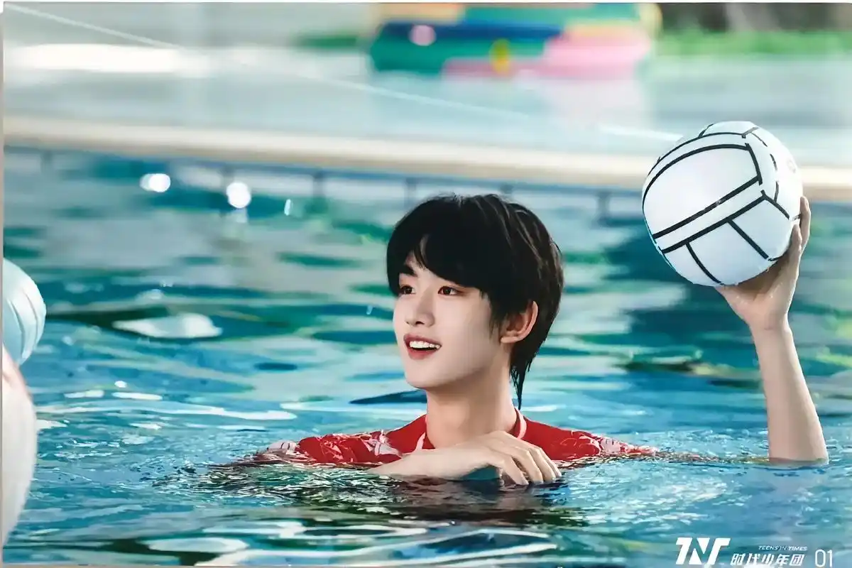 丁程鑫 #时代夏令营 生写扫图@抖音小助手 @dou 小助 - 抖音