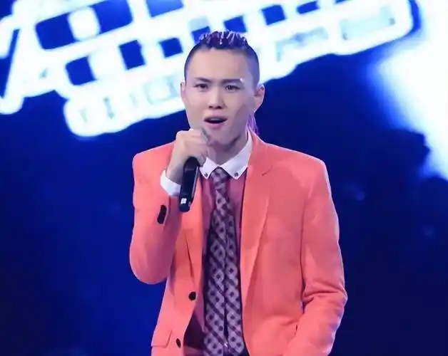 《好声音》学员张赫宣晒近照,硬汉变小鲜肉,五官精致撞脸乔任梁_比赛