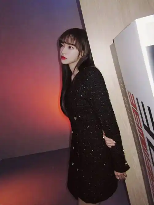 程潇嗨城市猎人美腿写真_黑色_大片_高跟鞋