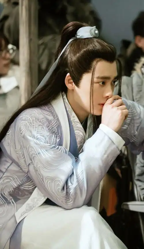 肖战版张小凡虽然很帅气,不过这造型太像丐帮了_电视剧