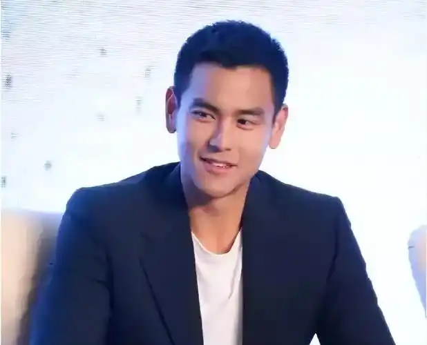 男星寸头谁最帅杨洋排第一王一博太显胖肖战差距一目了然