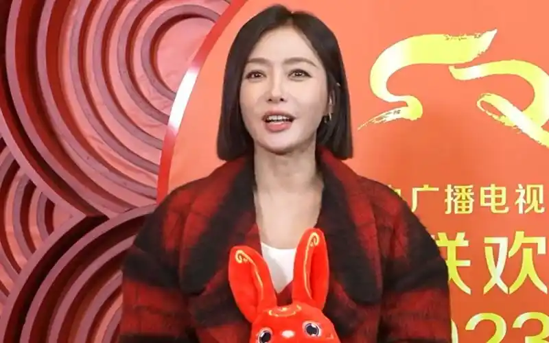 秦岚春晚和孙涛合作小品,剧透是年轻夫妻生活趣事,彩排现身超美