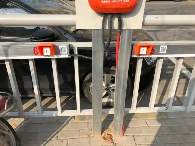 叮叮电动自行车充电桩户外安装案例图