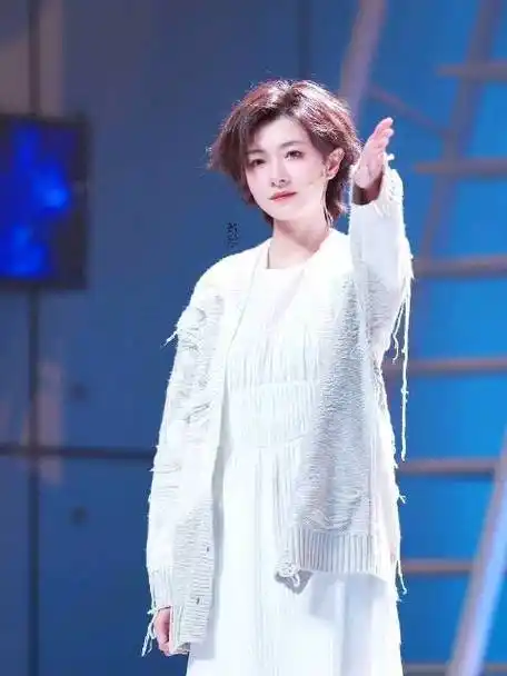 "@万茜99全名就是困困吗的微博视频