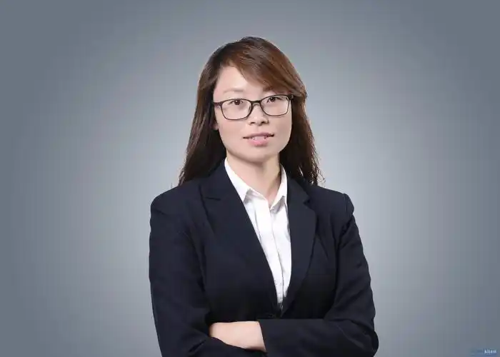 王老师                  优秀班主任简介