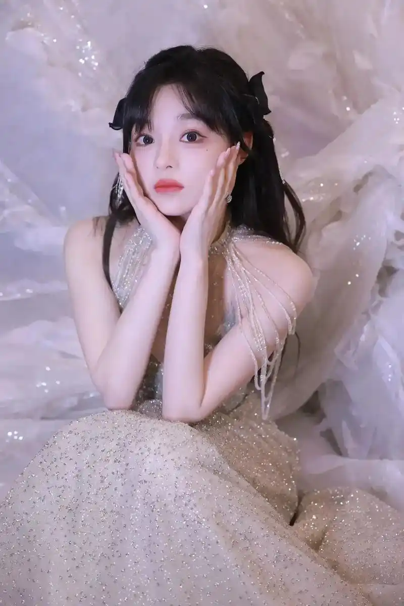 女明星中国内地女演员黄霄云.女明星#美女#黄霄云 - 抖音